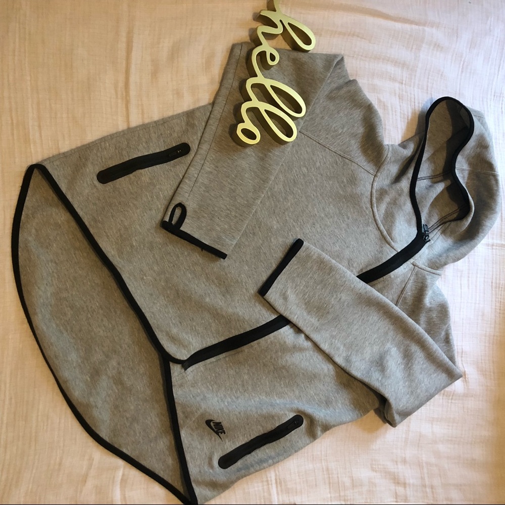 Nike tech cape sweatshirt